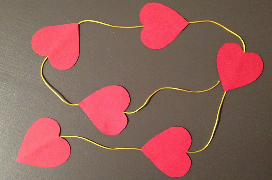 une guirlande de coeurs